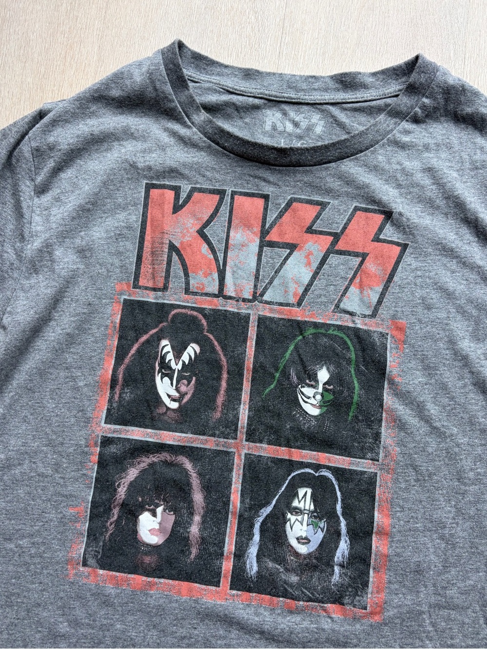 Kiss shirt